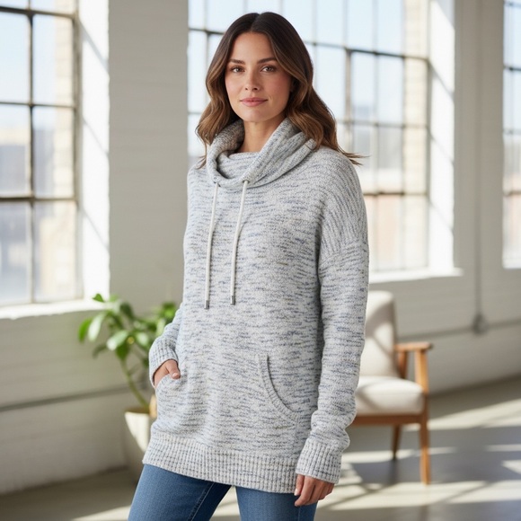 Preswick & Moore Sweaters - Preswick & Moore Sweater White & Green Cowl Neck w/ Pocket in Size 1X. NWT